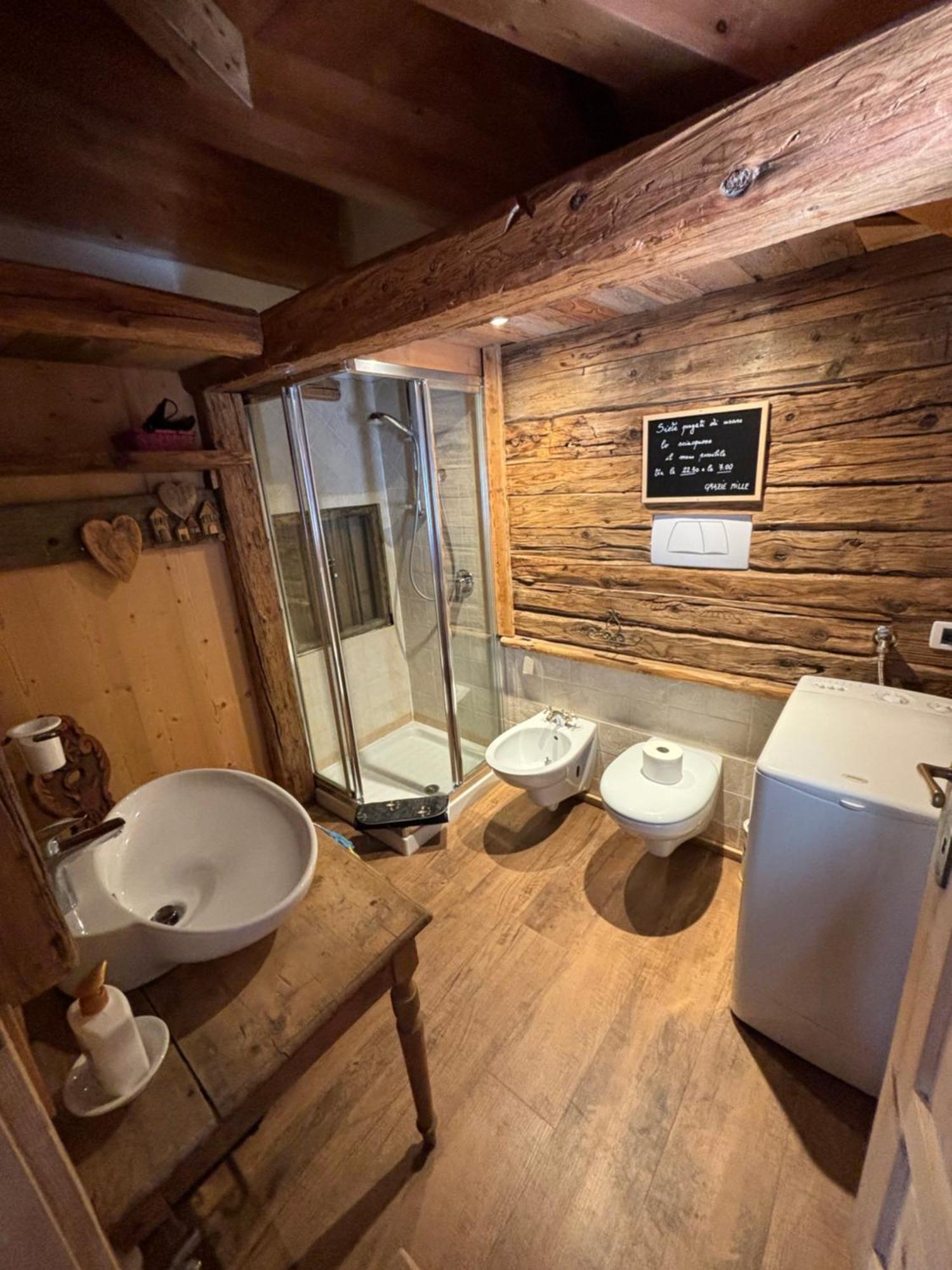 La Tana Dell'Orso Apartment Кампитело ди Фаса Екстериор снимка