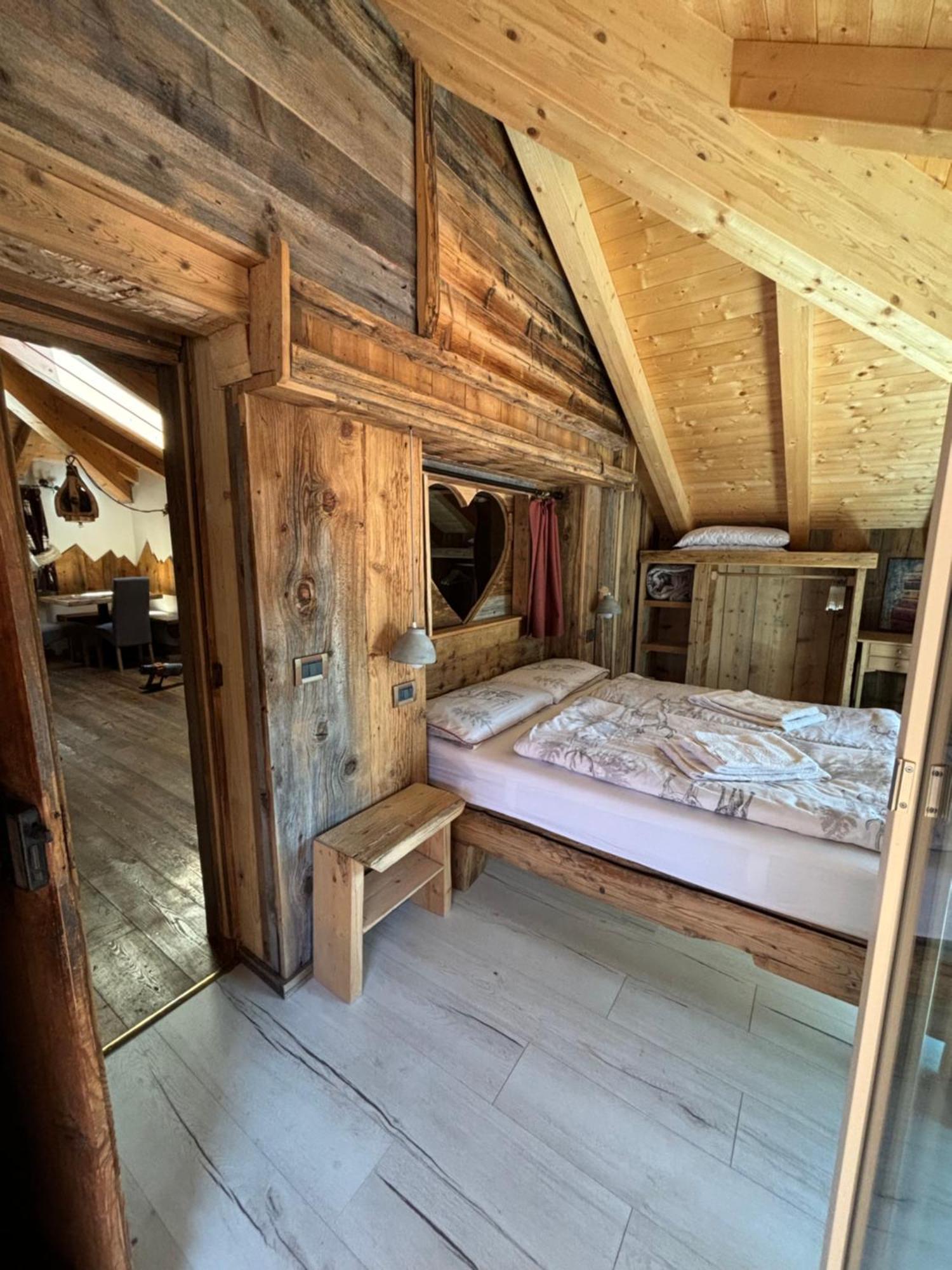 La Tana Dell'Orso Apartment Кампитело ди Фаса Екстериор снимка
